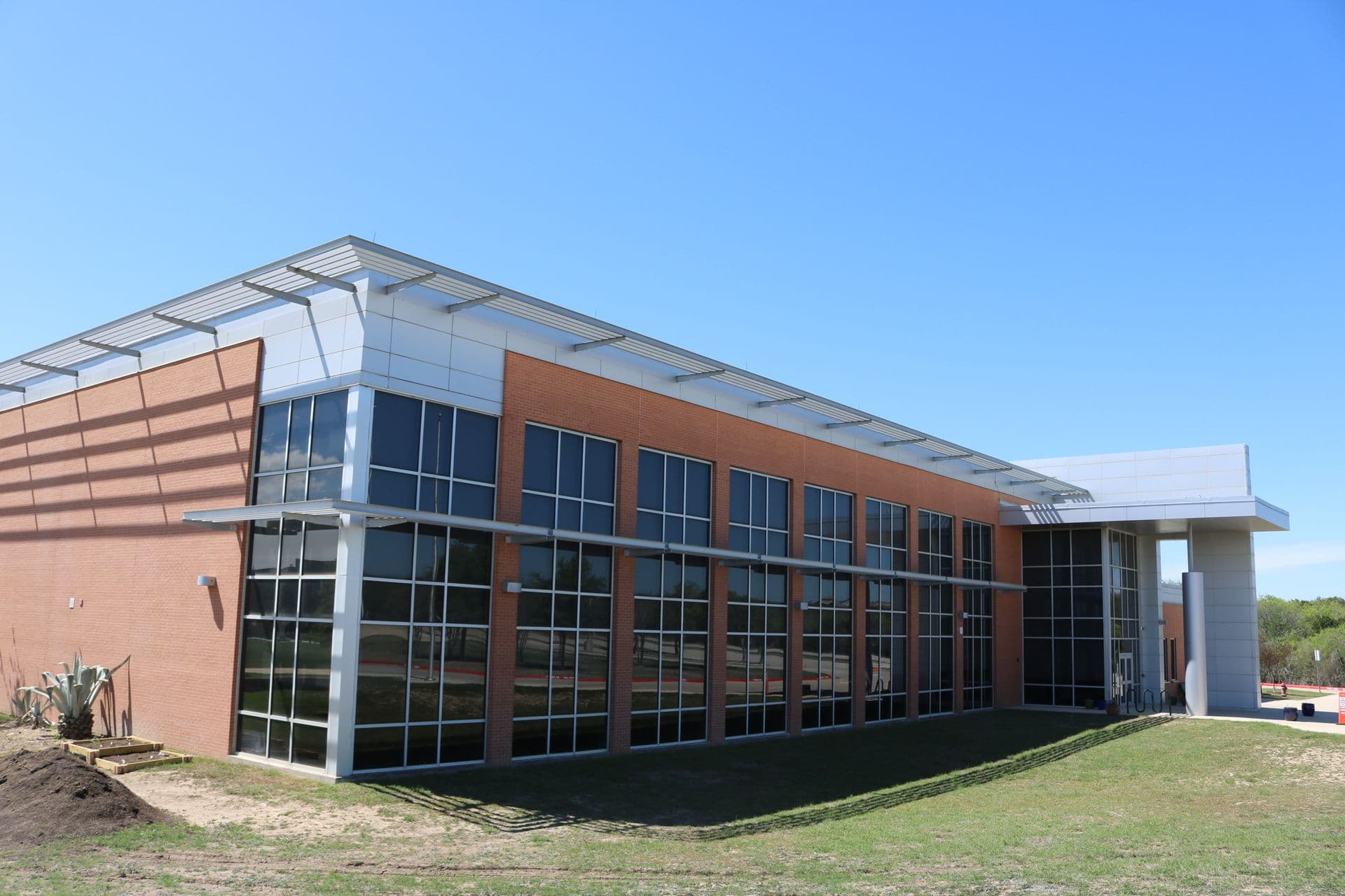 Judson Early College Academy curtain wall by Biela's Glass